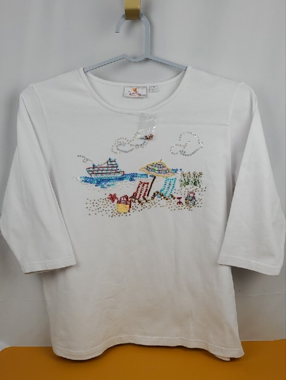 Quacker Factory White Short Sleeve Sequin Beach Scene Tee - Picture 4 of 12